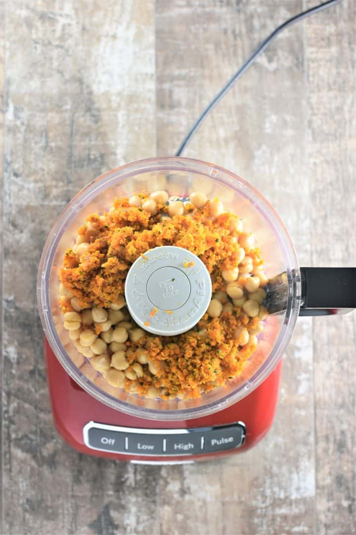 Carrot mixture and chickpeas in a food processor