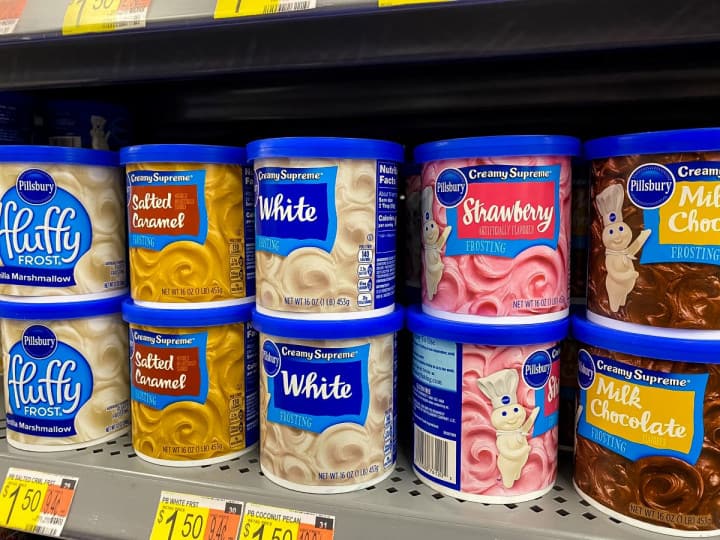 Is Frosting Vegan (Best Brands to Try) - Watch Learn Eat