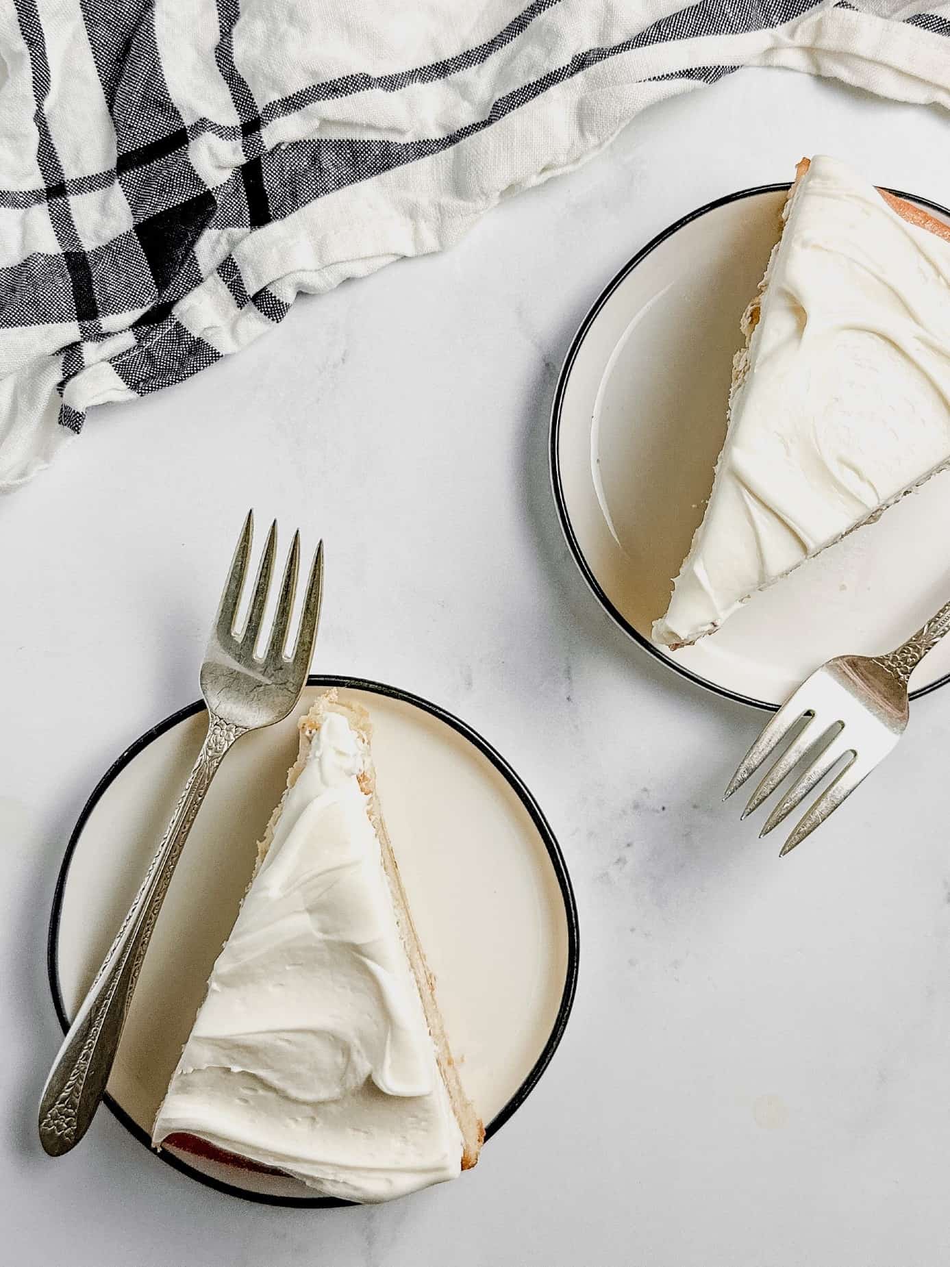 Slices of vanilla eggless cake.
